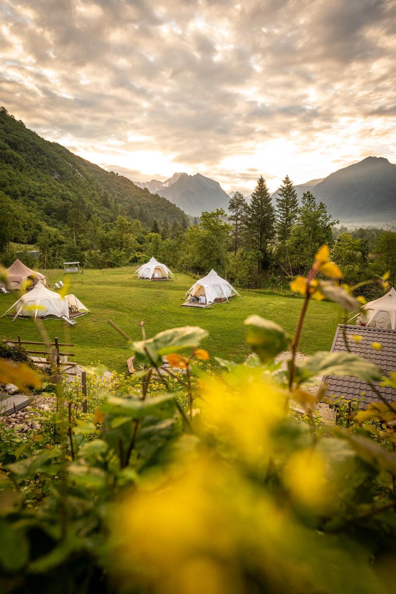 Glamping Gozdna Jasa Hotel Bovec Bagian luar foto
