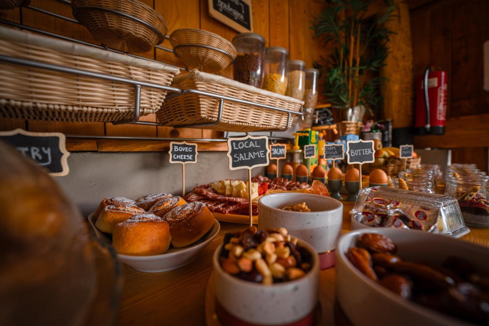 Glamping Gozdna Jasa Hotel Bovec Bagian luar foto